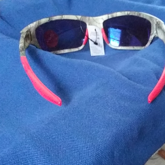 Sunglasses - Picture 3 of 3